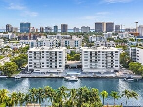 Building Photo - 10000 W Bay Harbor Dr