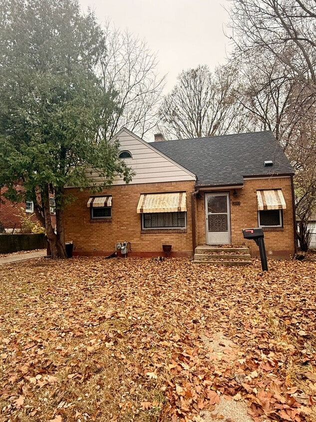 Primary Photo - 414 N Johnston Ave