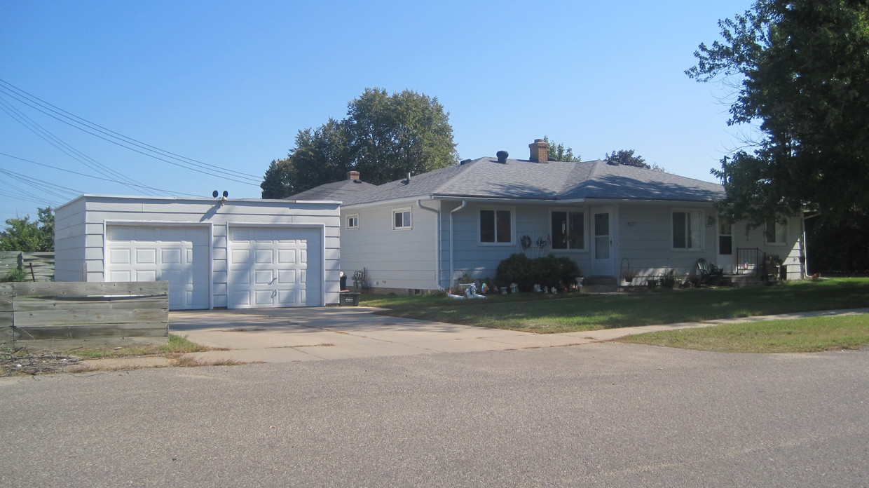 Primary Photo - 2427 Blakeley Ave