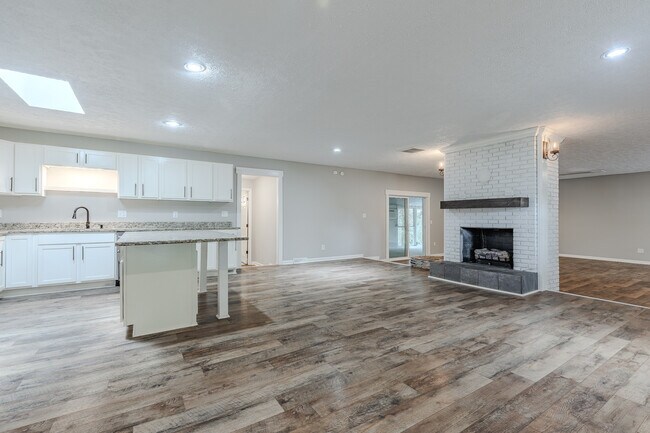 Foto del edificio - 343 Meadowview Dr
