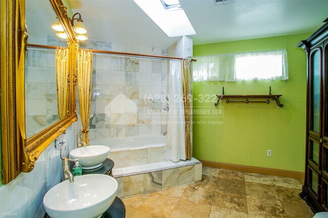 Building Photo - 5 br, 2.5 bath House - 3920 Mountain Trail...