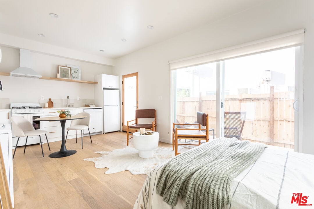 Foto principal - 3613 1/4 Bellevue Ave