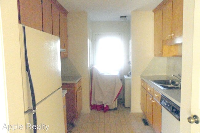 Building Photo - 2 br, 1 bath House - 2200 A Caroline Dr