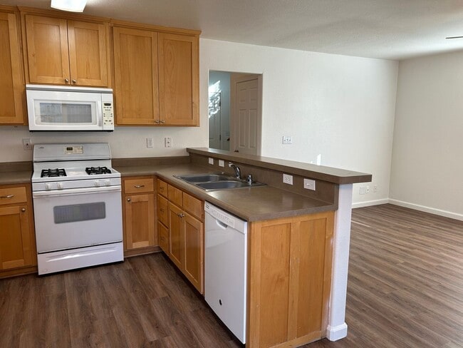 Building Photo - 582 Morgan Dr