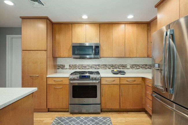 Foto del edificio - Two Bedroom Fitler Square Condo