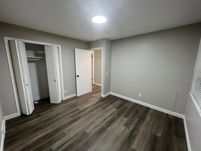 2nd Bedroom 2/2 - 2951 Traceway Dr