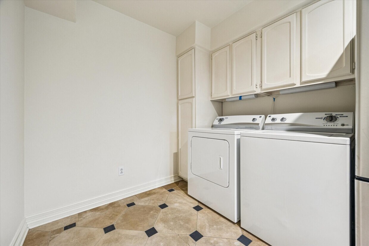 Foto del edificio - 453 N Post Oak Ln