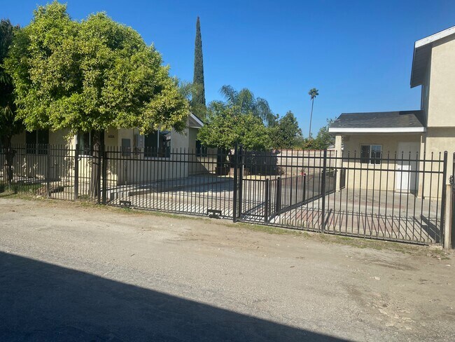 Building Photo - 14701 Los Angeles St