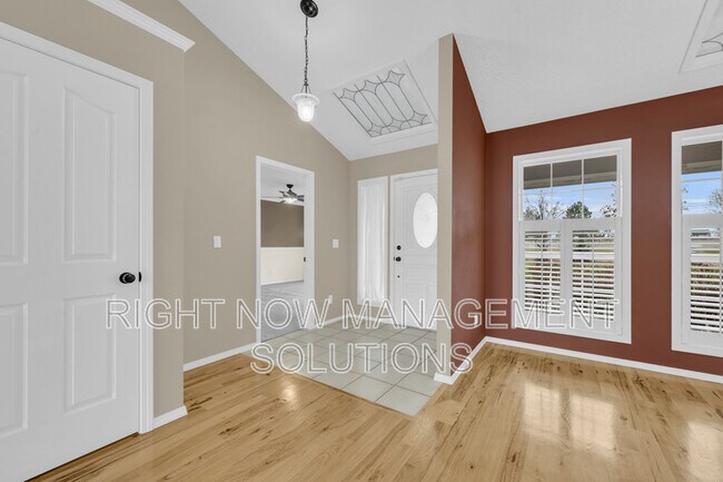 Foto del edificio - 8054 Ustick Rd