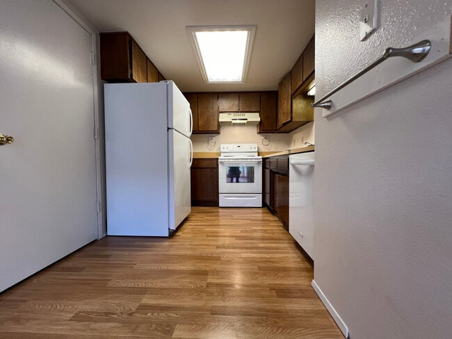 Building Photo - 220 Ellingson Dr