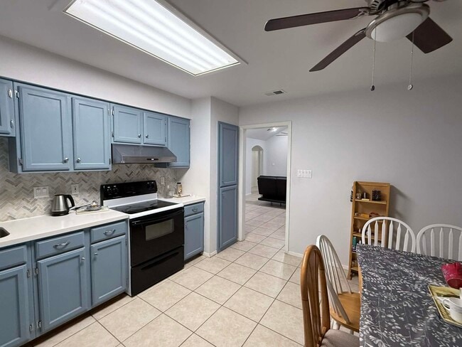 Building Photo - 1709 Kingwood Dr