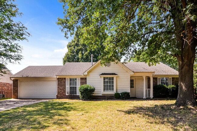 Building Photo - 7163 Windsor Dr