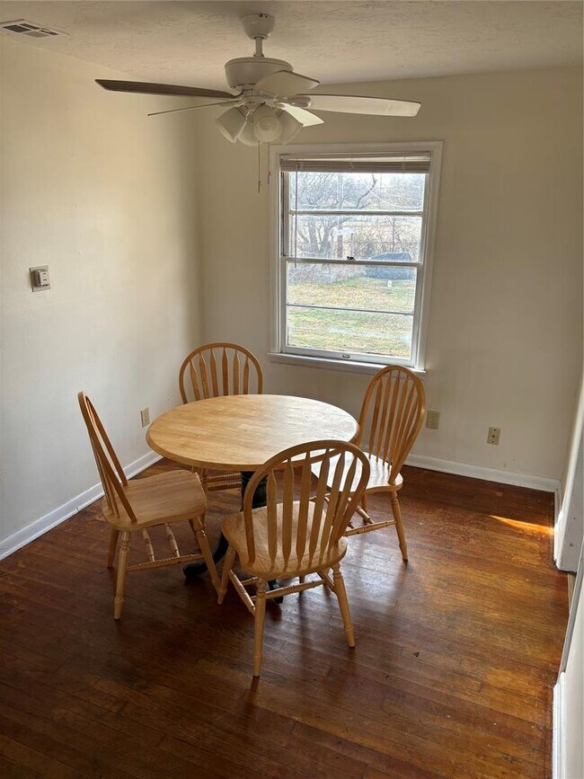 Foto del edificio - 1324 Dorchester Dr