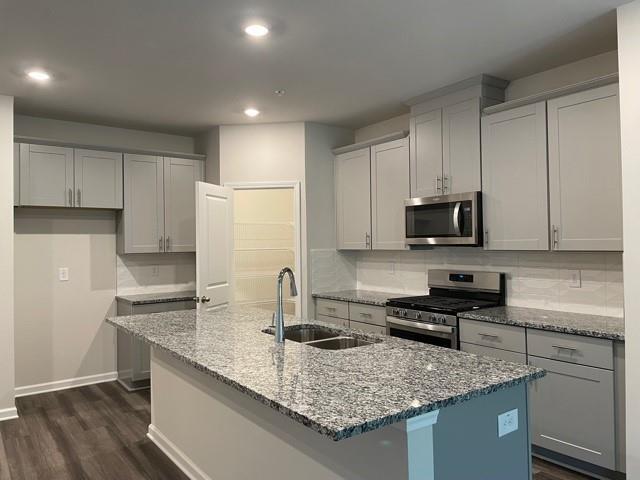 Building Photo - 1425 vayda Ct