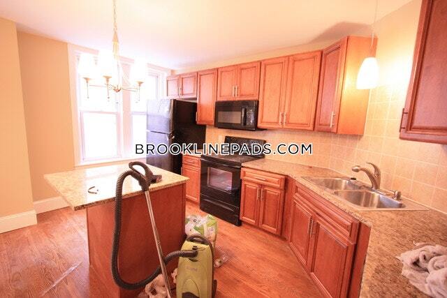 Building Photo - 184 Saint Paul St