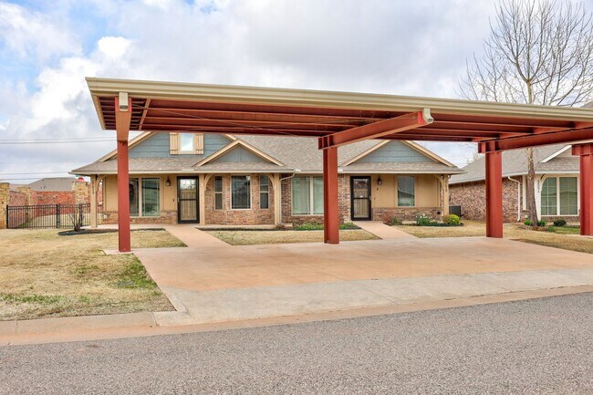 Building Photo - 5701 Goldfinger Rd