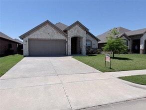 Building Photo - 1001 Hardaway Ln