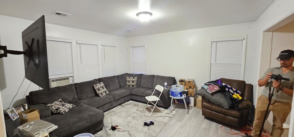 157 N 15th St