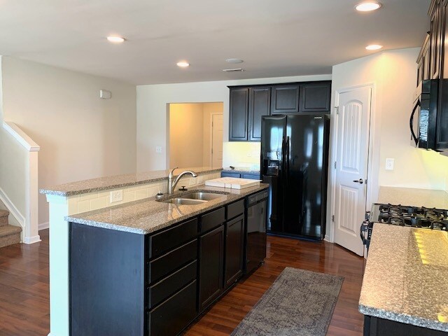 Building Photo - 2516 Averon Dr