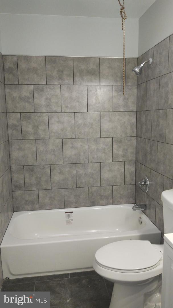 Foto del edificio - 5812 Beaumont Ave