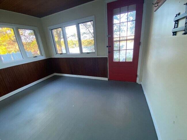 Building Photo - 110 Great Hill Pond Rd