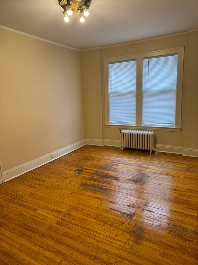 Sala de estar - 1786 Hennepin Ave S