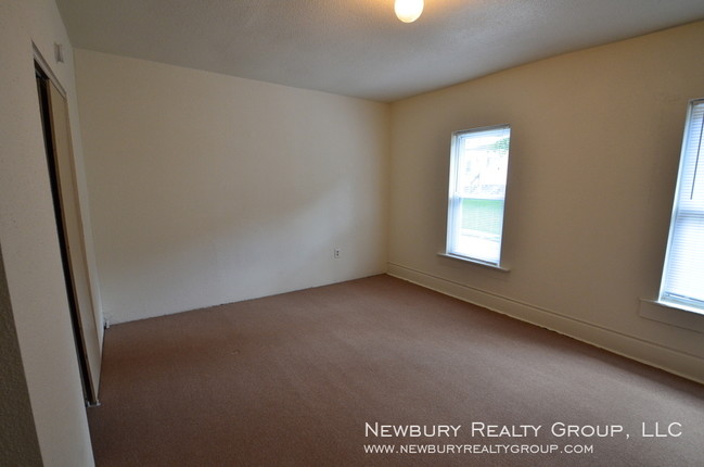 Foto del edificio - BARBERRY COURT - MOVE IN SPECIAL $400 OFF!!