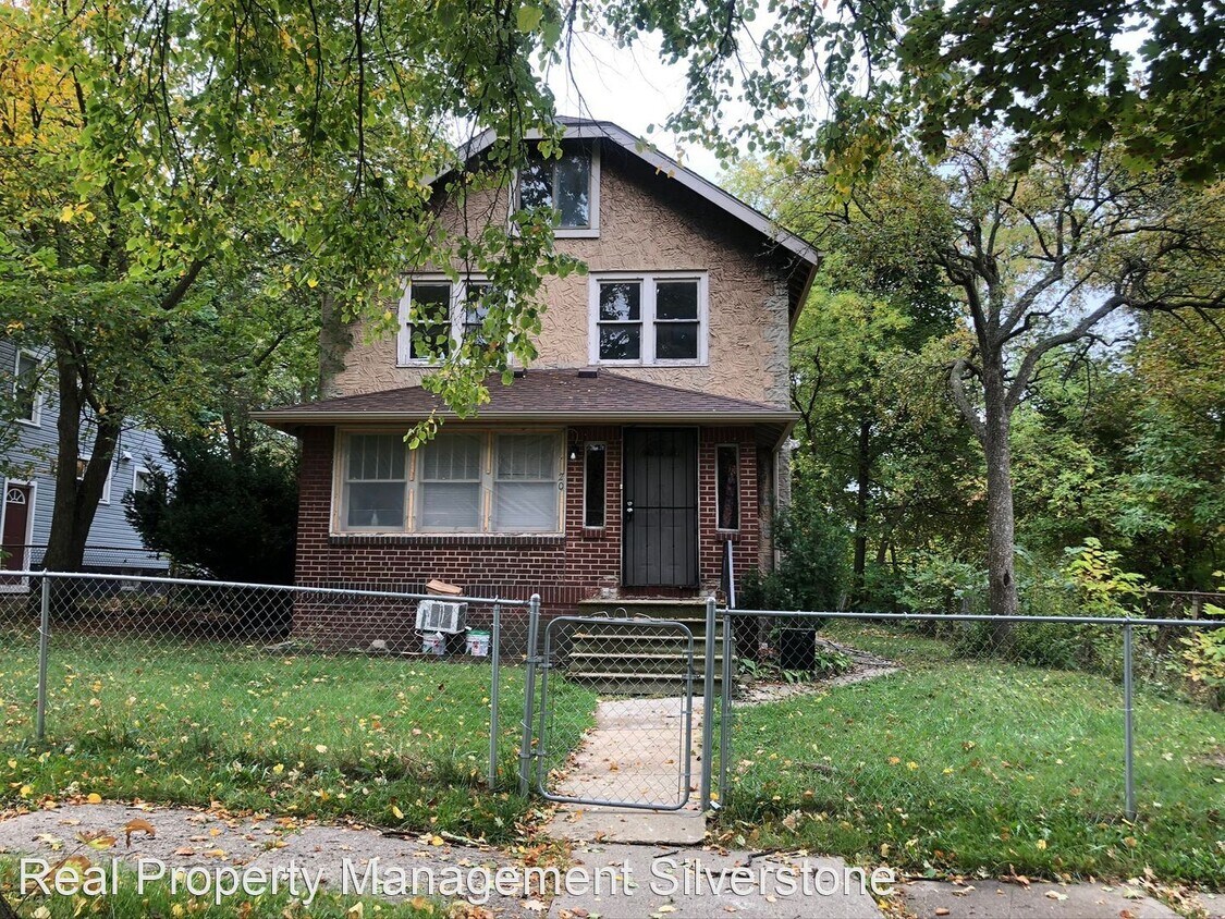 20 Lewis St, Pontiac, MI 48342 House Rental in Pontiac, MI
