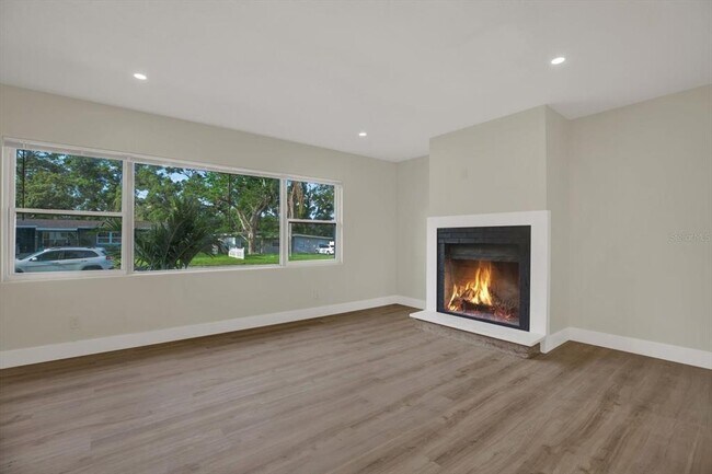 Foto del edificio - 1352 Parkwood St
