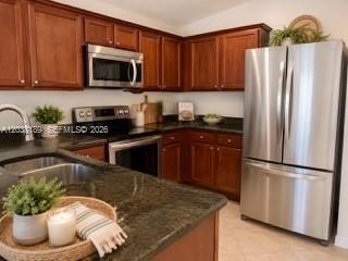 Foto del edificio - 2007 SW Jamesport Dr