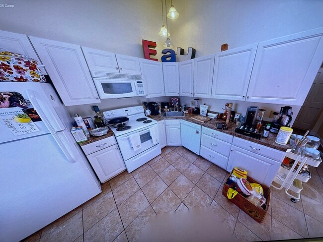 Kitchen - 835 Camp St