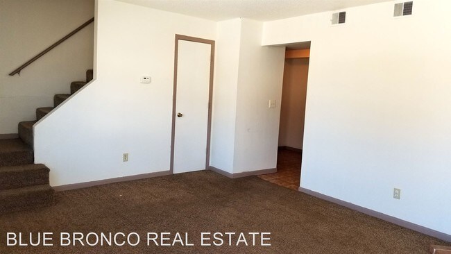Foto del edificio - 6321-6327 N Wyandotte St