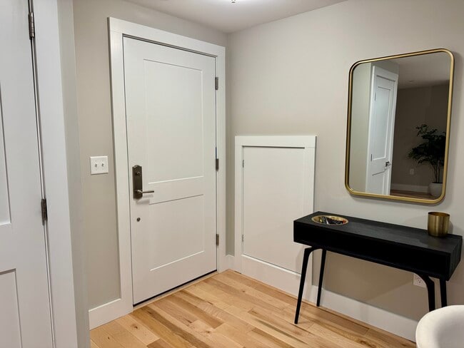 Apt. entrance - 45 Market St