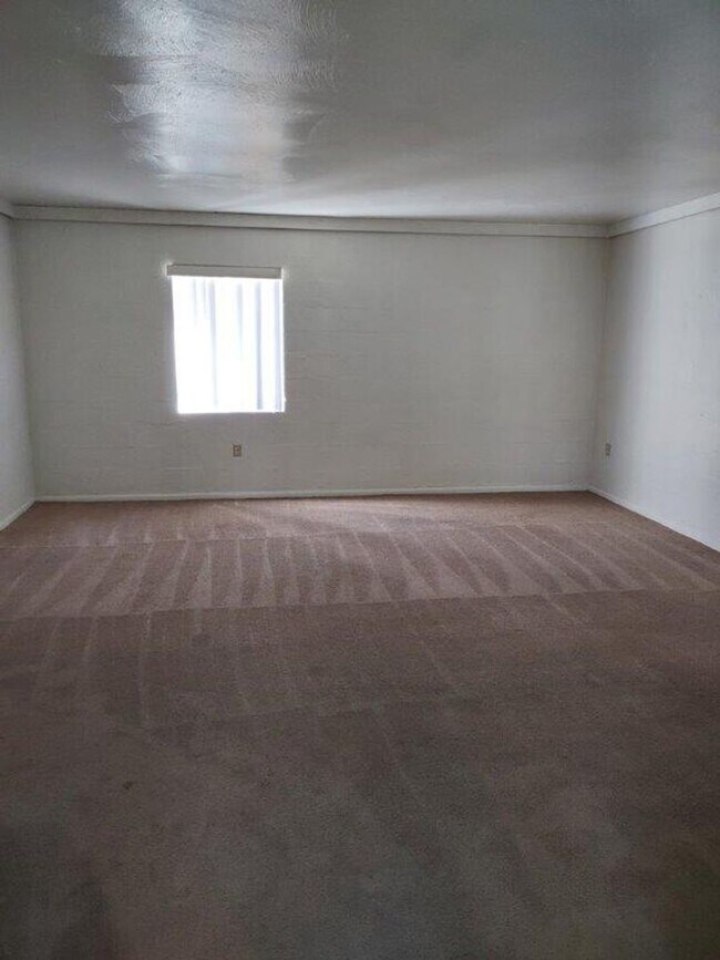 Foto del edificio - LOS BLANCOS-ALL UTILITES INCLUDED!!