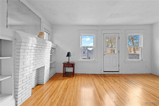 Building Photo - 394 Taunton Pl