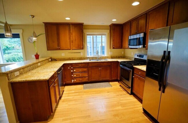 Building Photo - 850 NE 94th St