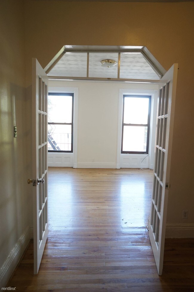 Foto del edificio - 77 Underhill Ave