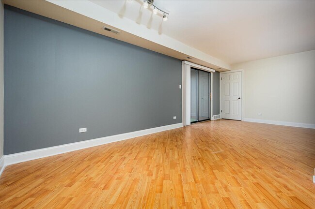 Building Photo - 10640 Brook Lodge Ln