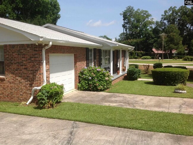 Foto del edificio - 612 Piney Woods Rd