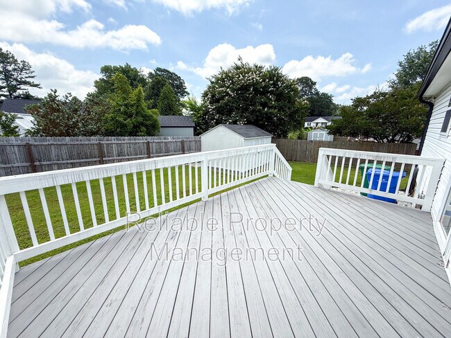 Foto del edificio - 805 Phillips Pointe Dr
