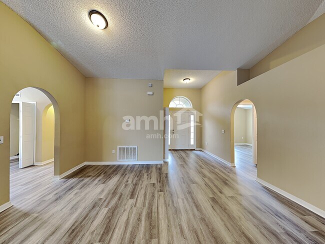 Foto del edificio - 9551 Watershed Dr E