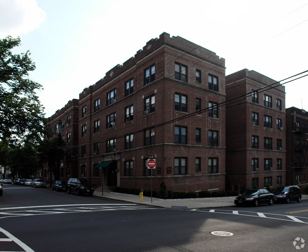 Foto del edificio - 218 Highland Ave