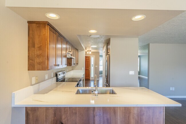 Building Photo - 3120 NE 98th Cir
