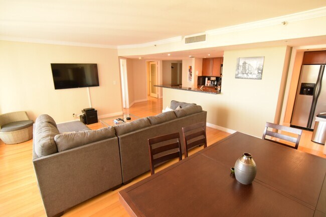 Foto del edificio - 1717 N Bayshore Dr