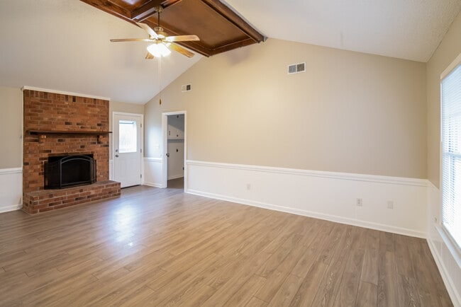 Building Photo - 108 Totem Ct