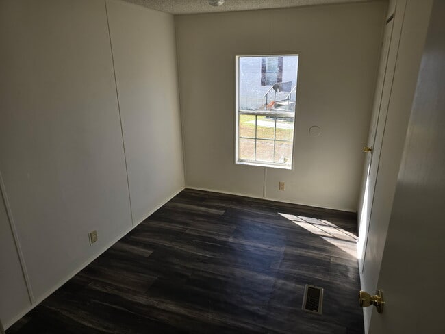 Building Photo - 926 Hollywood Dr