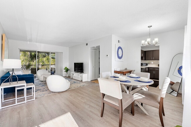 Waterford Bay - Waterford Bay Apartments