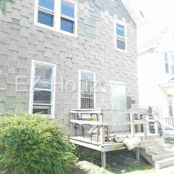 Primary Photo - 952 Northampton St