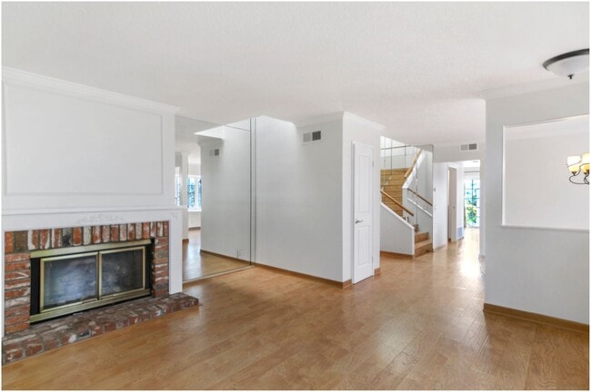 Building Photo - Nestled “inside the loop”, Woodbridge Home