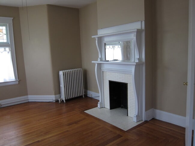Building Photo - 4321 Floral Ave